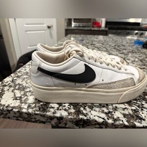Nike Blazer Low Platform White Black DJ0292-101 Women's Size 8